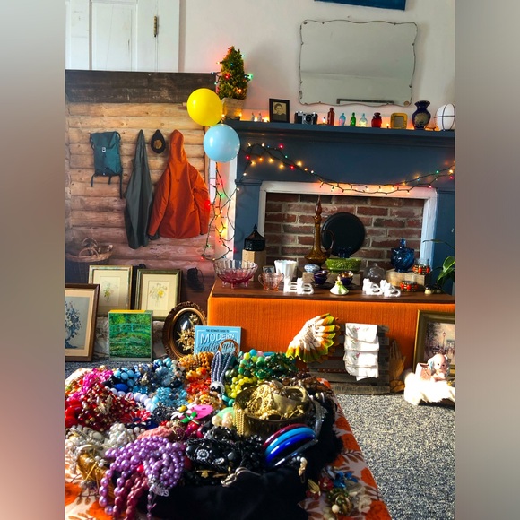 Vintage Other - 💎🪩 About Me 🪩💎